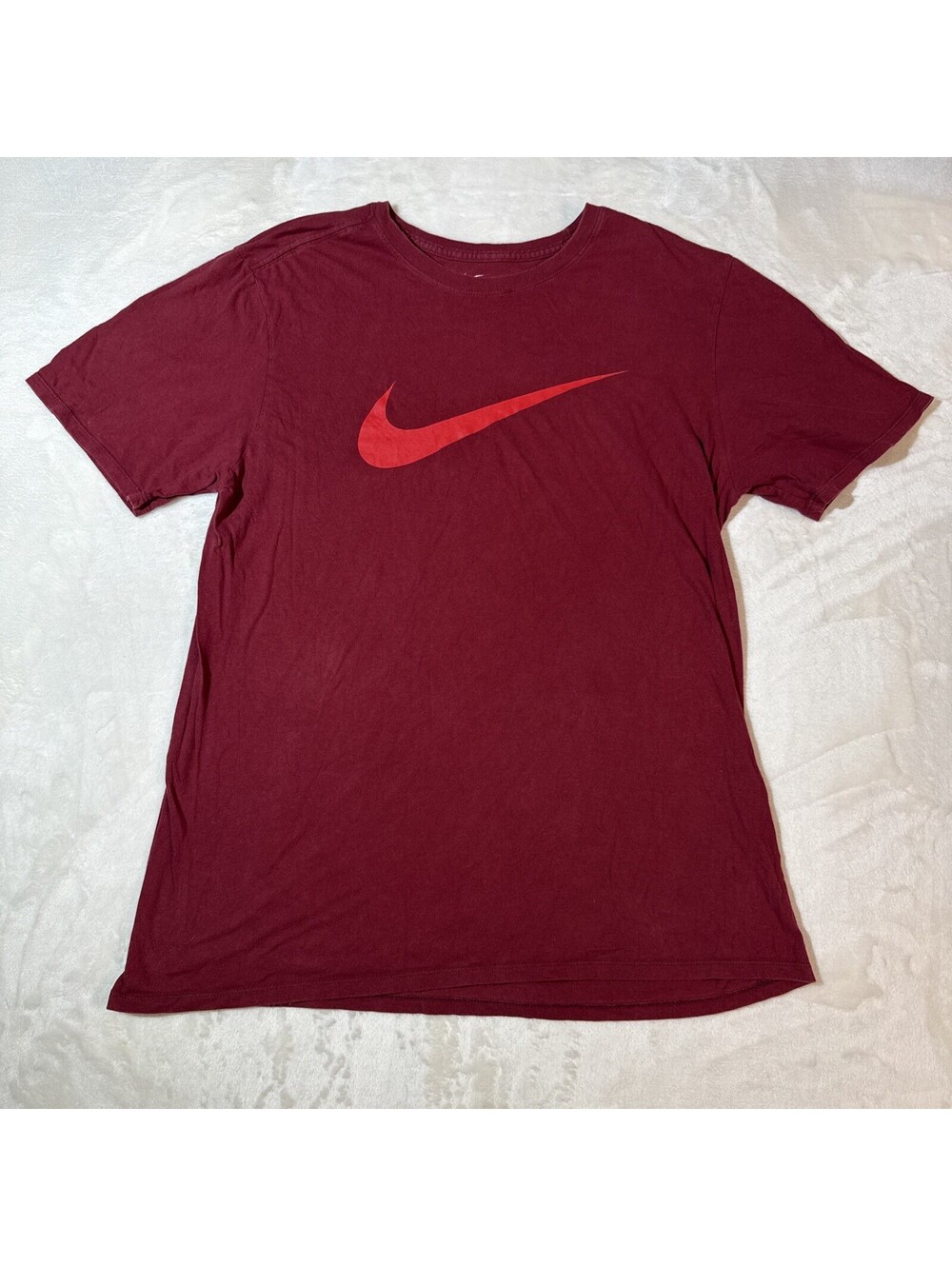 Nike The Nike Tee Men's Red Graphic Logo Tagless Athletic Crew T-Shirt L